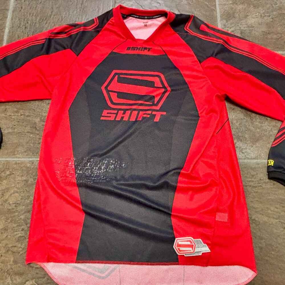 ~~Shift Shirt Men's Medium Black Red Assault Jersey Motocross MX Long Sleeve